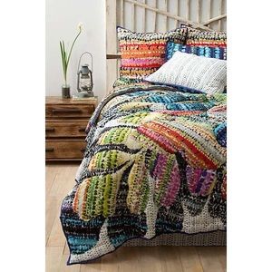 Anthropologie Gila Quilt and shams full/queen